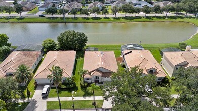 6444 Winder Oaks Blvd in Orlando, FL - Building Photo - Building Photo