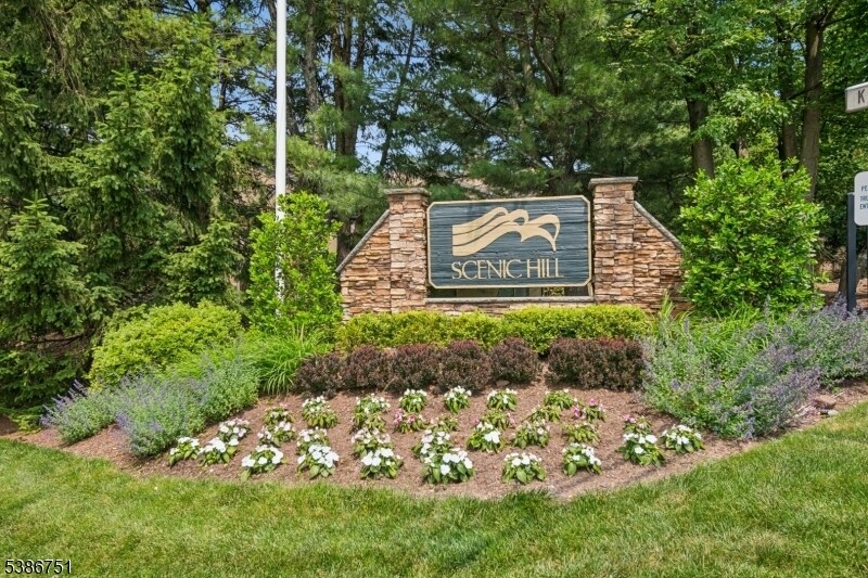 16 Buchanon Ct in West Orange, NJ - Foto de edificio