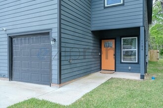 110 Turner St in Conroe, TX - Building Photo - Building Photo