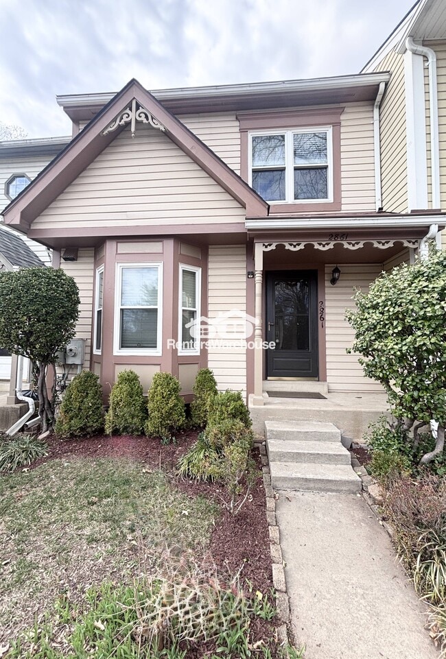 2861 Schoolhouse Cir, Unit 502 in Silver Spring, MD - Building Photo - Building Photo