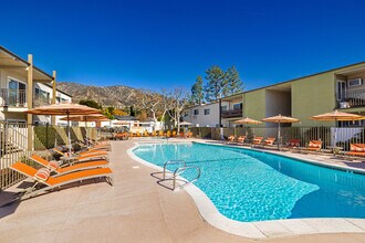 Summit La Crescenta in La Crescenta, CA - Building Photo - Building Photo
