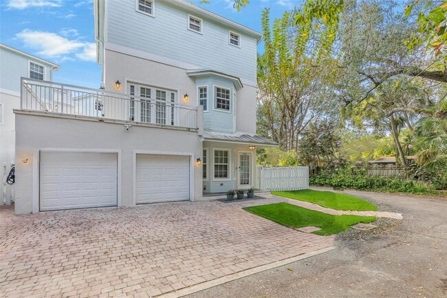 1111 Waverly Rd in Fort Lauderdale, FL - Building Photo - Building Photo