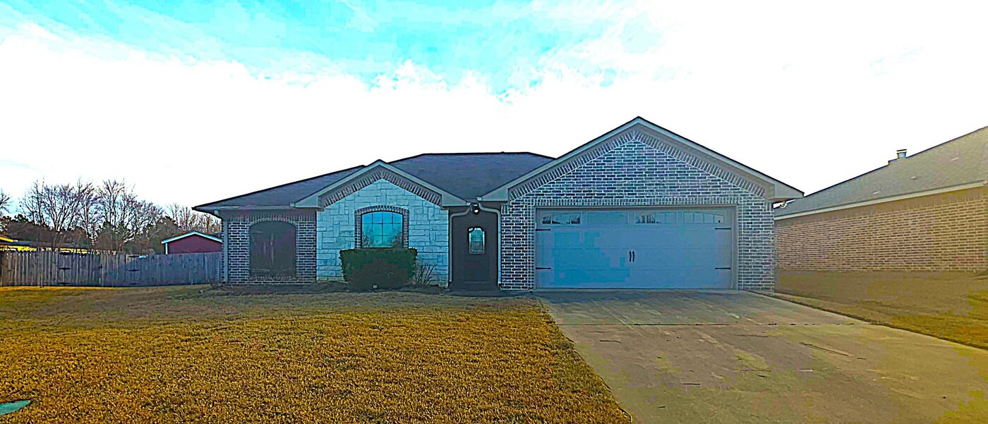 11605 3 Chimneys Dr in Flint, TX - Building Photo