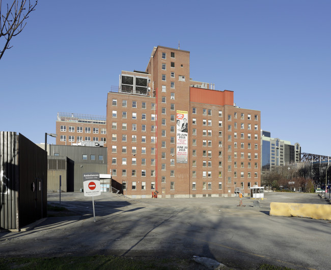 EAST/WEST CONDOS - PHASE 2 in Montréal, QC - Building Photo - Building Photo