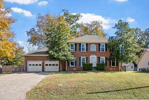 1119 Stonebrook Dr in Clarksville, TN - Building Photo