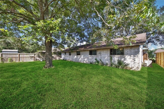 1559 Diplomat Way in Houston, TX - Building Photo - Building Photo