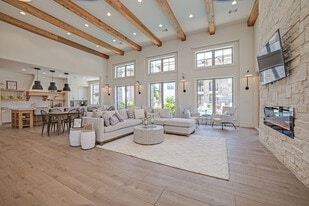 Mark On Conquest II in Waxahachie, TX - Building Photo