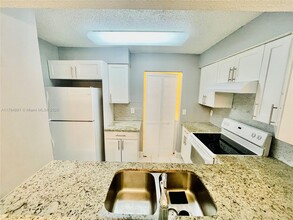 1231 SW 46th Ave in Pompano Beach, FL - Building Photo - Building Photo