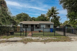 259 NE 56th St in Miami, FL - Building Photo - Building Photo