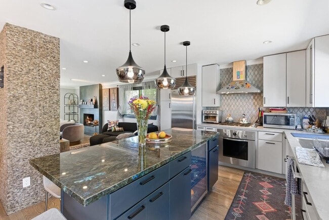 property at 901 Crestview Dr