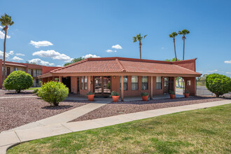 Courtyard Apartments in Casa Grande, AZ - Foto de edificio - Building Photo