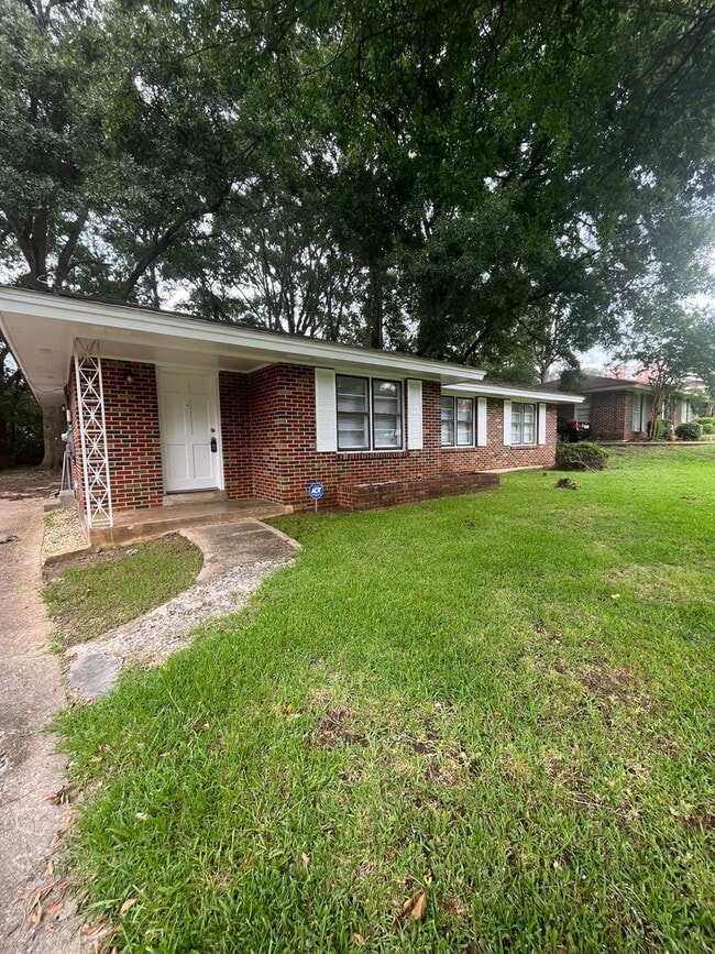 3825 Fairfield Dr in Montgomery, AL - Building Photo - Building Photo