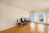 109 King St E photo'