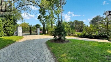 22-20 Park Ln Cir in Toronto, ON - Building Photo - Building Photo