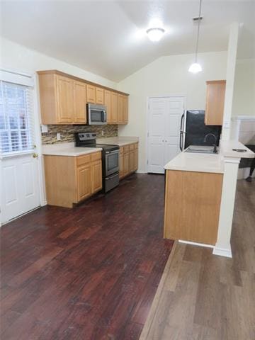 104 Roaring Springs Dr in Desoto, TX - Building Photo - Building Photo