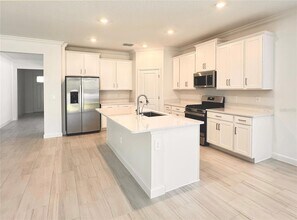 17132 Holly Wl Ave, Unit 1st Fl in Wimauma, FL - Building Photo - Building Photo