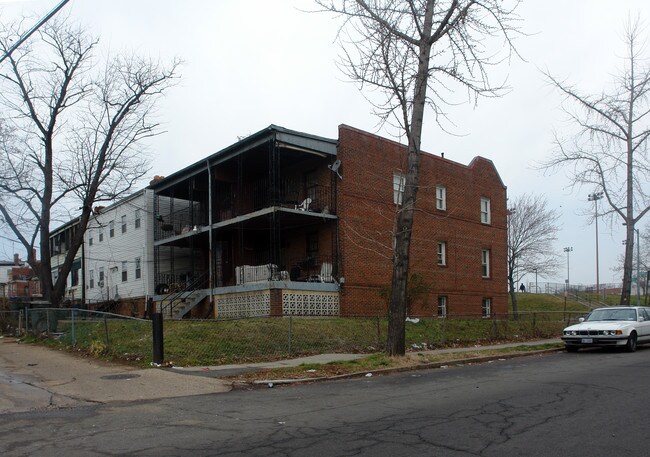 1375 Childress St NE in Washington, DC - Building Photo - Building Photo