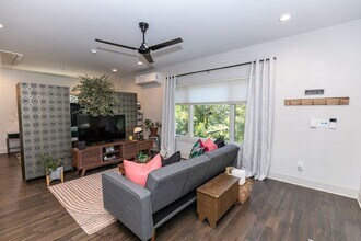 1084 Sanders Ave SE in Atlanta, GA - Building Photo - Building Photo