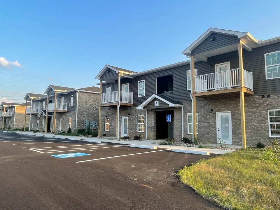 Hillview Commons in Bowling Green, KY - Building Photo