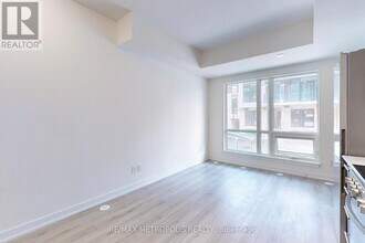 42-871 SHEPPARD Ave in Toronto, ON - Building Photo - Building Photo