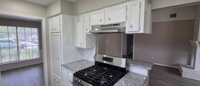 11122 Thackery Ln in Houston, TX - Building Photo - Building Photo