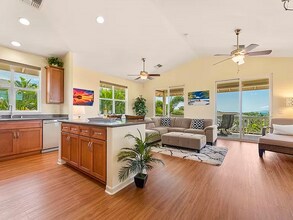 142 Laukahi St in Kihei, HI - Foto de edificio - Building Photo