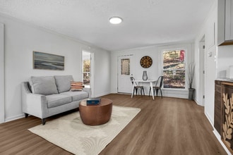 292 Halls Hollow Rd in Smithville, TN - Foto de edificio - Building Photo