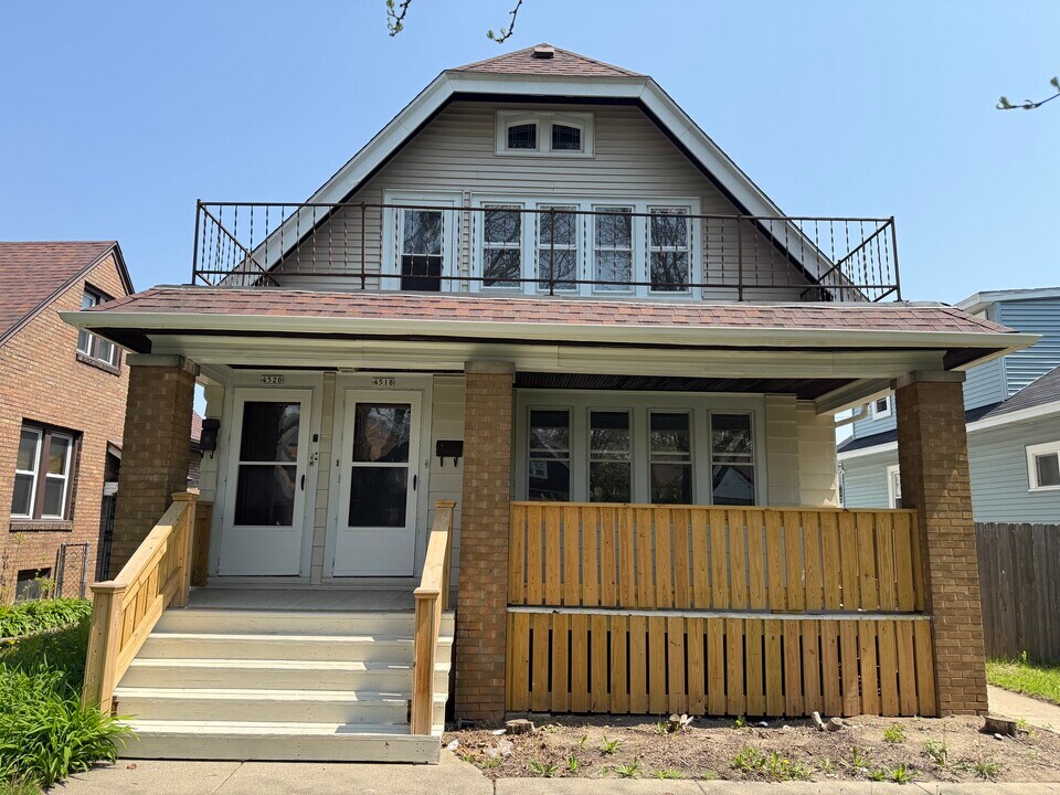 4518 W Medford Ave in Milwaukee, WI - Foto de edificio