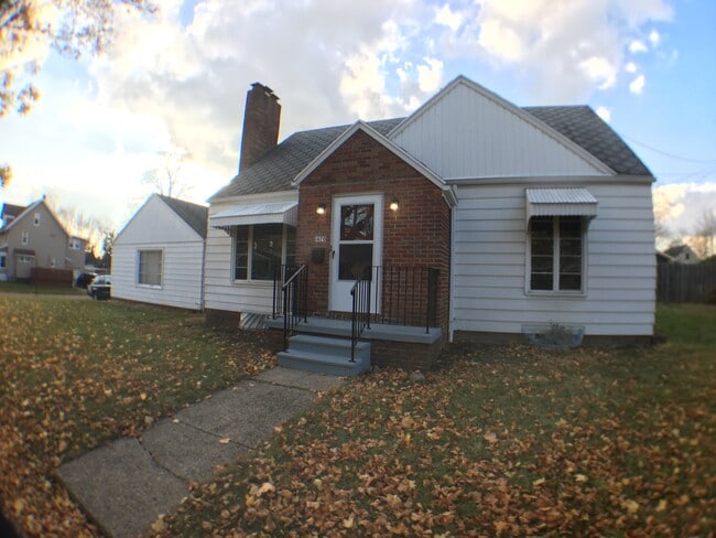 1470 Brown St in Akron, OH - Building Photo - Building Photo