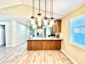 5021 NE 29th Ave in Vancouver, WA - Foto de edificio - Building Photo