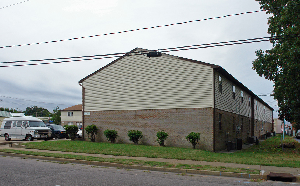 Bayview Plaza Apartments in Norfolk, VA - Building Photo