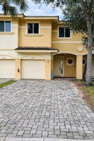 4390 Berkshire Wharf Dr in Lake Worth Beach, FL - Building Photo