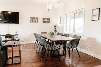 4034 Pritchard Dr in West Kelowna, BC - Building Photo - Building Photo