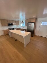 847 N Ridgewood Pl in Los Angeles, CA - Building Photo - Building Photo