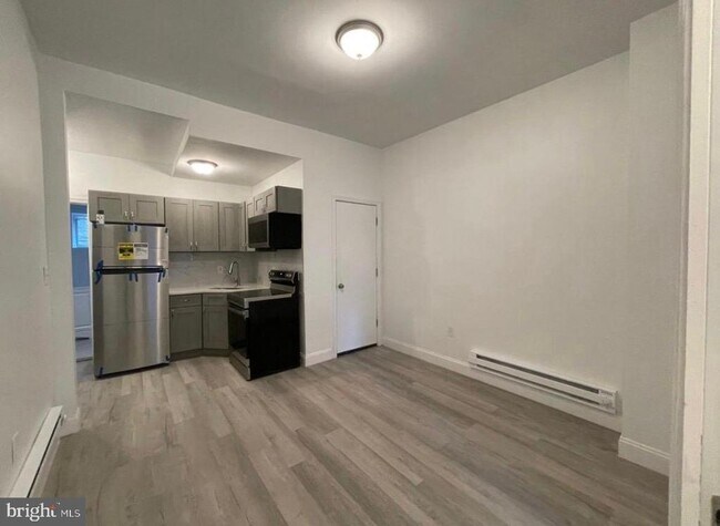 property at 2731 N Darien St