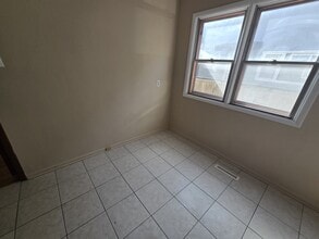 111 Academy Rd in Winnipeg, MB - Building Photo - Building Photo