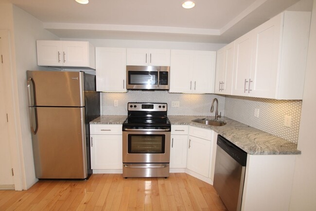 5226-30 Ridge Ave in Philadelphia, PA - Building Photo - Building Photo