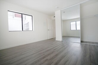 2350 S Bentley Ave in Los Angeles, CA - Building Photo - Building Photo