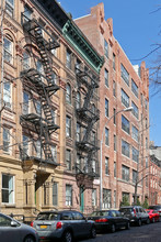 255 W 12th St in New York, NY - Building Photo - Building Photo