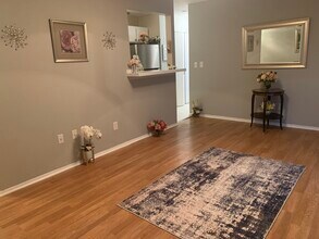 20 Delar Pkwy in Franklin Township, NJ - Building Photo - Building Photo