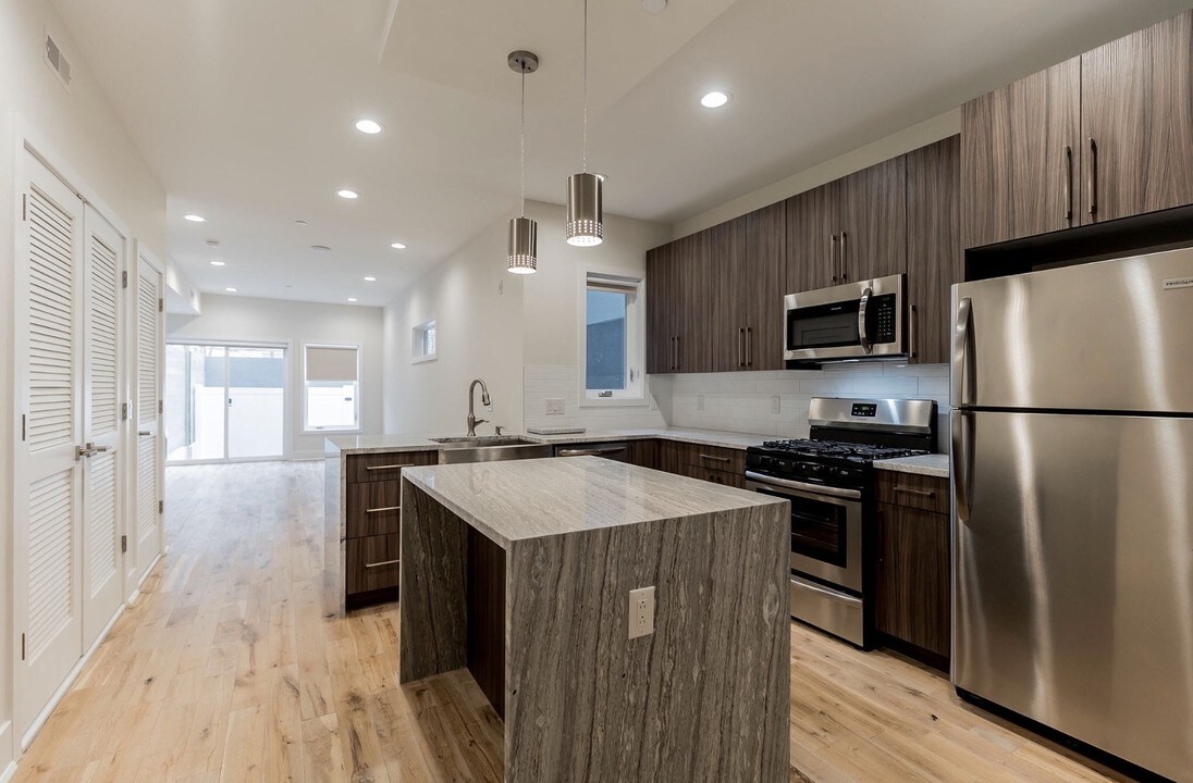 1626 Poplar St in Philadelphia, PA - Building Photo