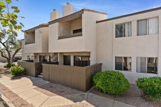 2938 N 61st Pl in Scottsdale, AZ - Building Photo - Building Photo