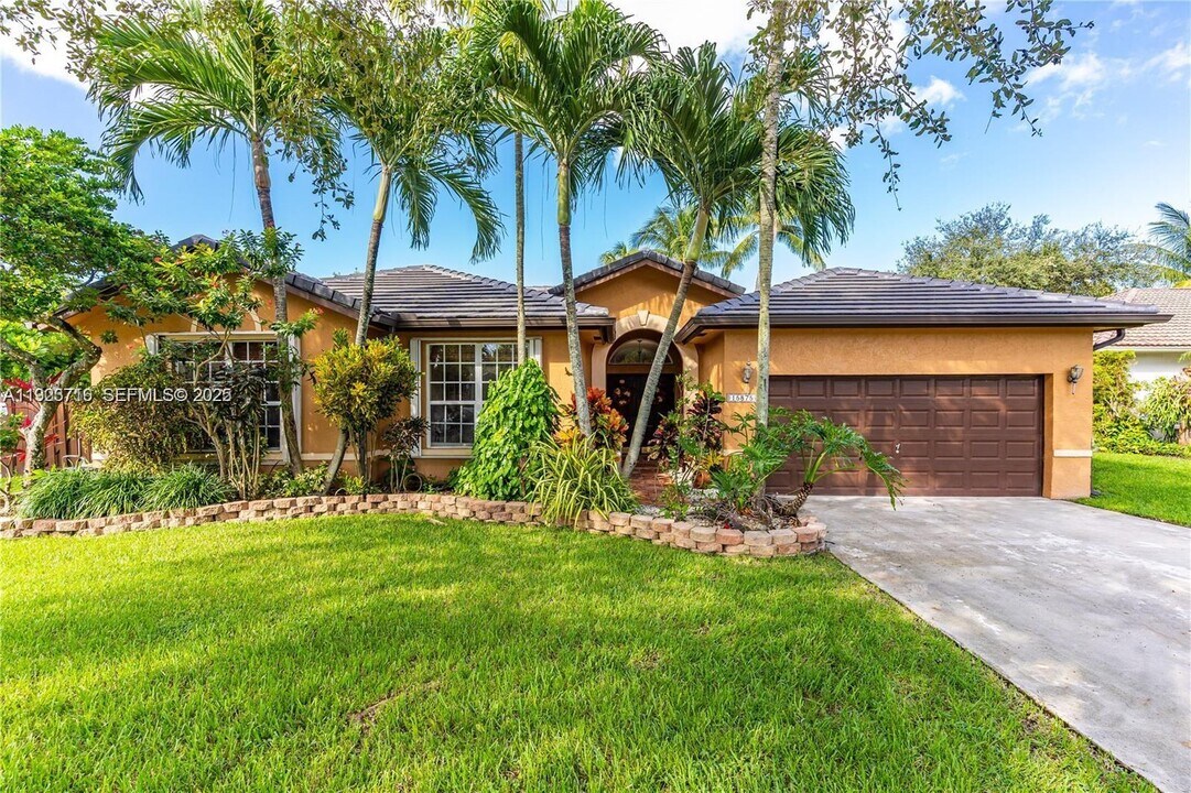 15875 SW 149th Ln in Miami, FL - Building Photo