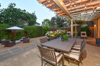 1571 Voorhees Cir in St Helena, CA - Building Photo - Building Photo