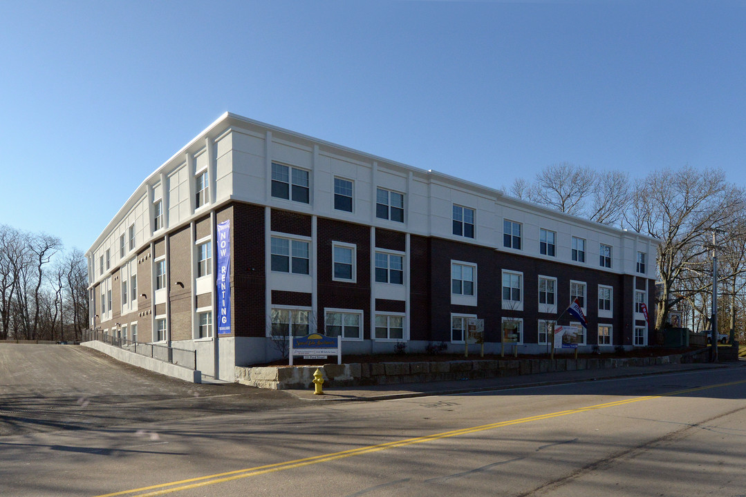 Sunset Lake Apartments in Braintree, MA - Building Photo