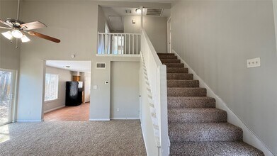 10810 Kirkbend Dr in Houston, TX - Building Photo - Building Photo