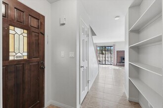 3283 Dawnflower St in Las Vegas, NV - Building Photo - Building Photo