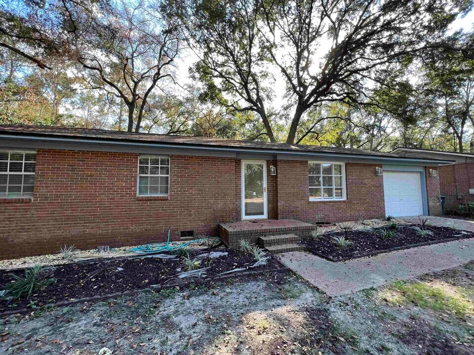 1011 Munson Landing Rd in Tallahassee, FL - Building Photo