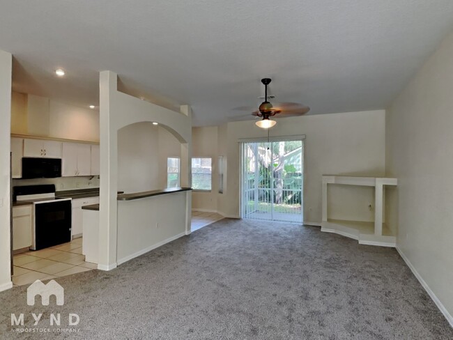 7137 Captiva Cir in New Port Richey, FL - Foto de edificio - Building Photo