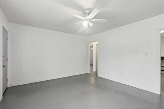1708 Chicon St in Austin, TX - Building Photo - Building Photo
